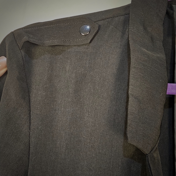 H&M lightweight black trench jacket. - Picture 5 of 10